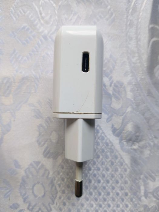 Baterii și încărcătoare originale Nokia, încărcător LG