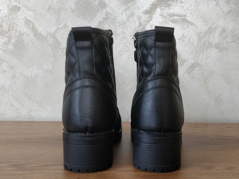 Нови дамски ватирани ботуши 37 номер
