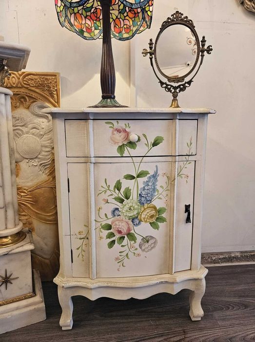 Comodă vintage pictată manual