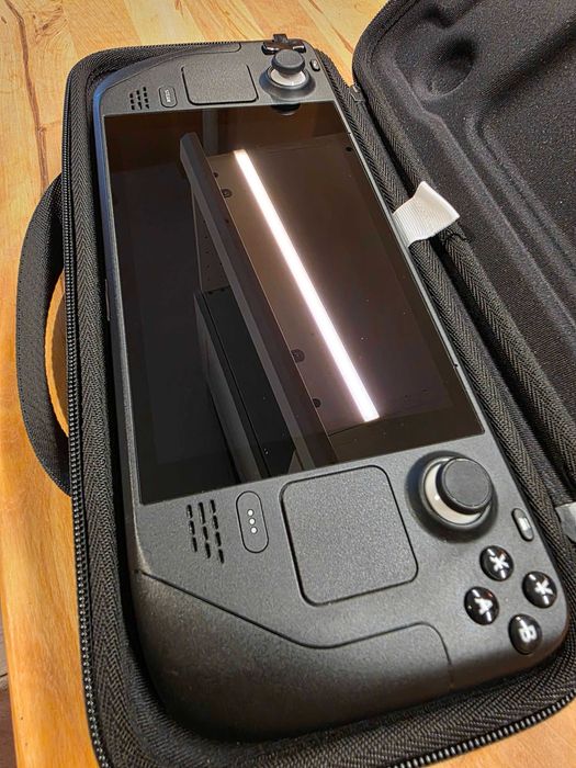 Vând Steam Deck LCD 256GB + Card Samsung 256GB | Stare Impecabilă