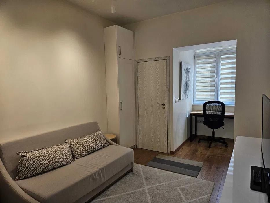 Дава се под наем Двустаен апартамент в Варна, Център - 40 кв.м за 573.24 € - Снимка #3