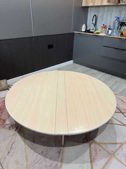 Продам стол круглый