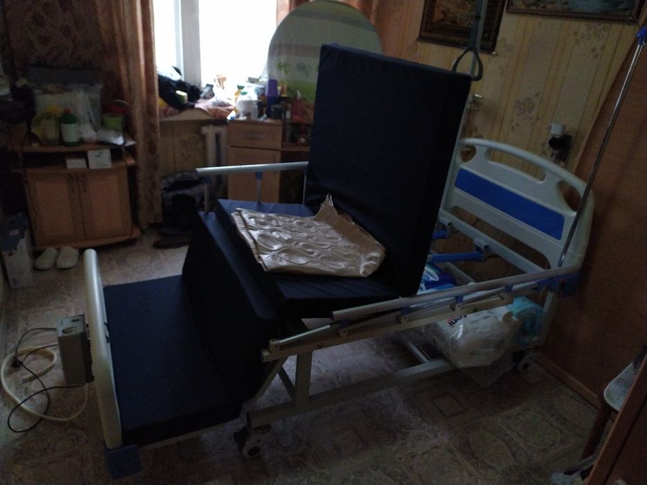 Медицинская кровать
