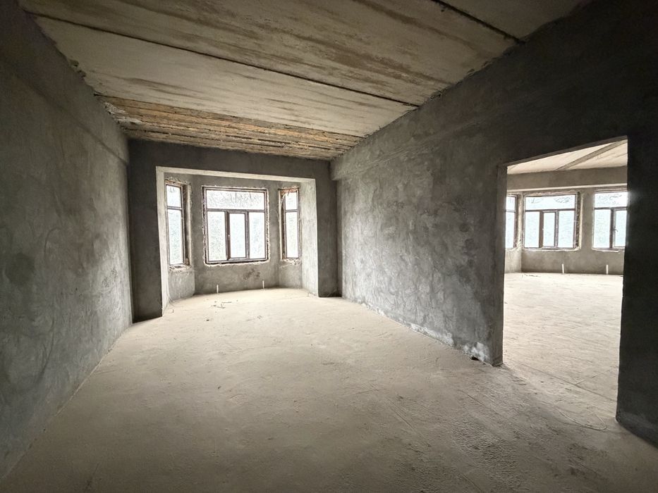 Kvartira sotiladi Gagarina 166m2