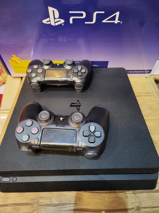 Playstation 4 slim