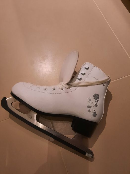 Vând patine copii mărime 36 din piele