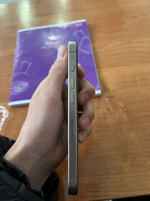 Продам айфон 15 про