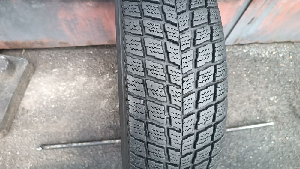 205/70/15 Roadstone Дот 2222