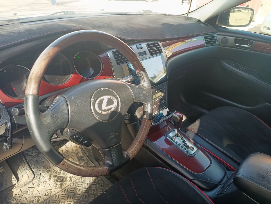 Продам Лексус ЕСС 300