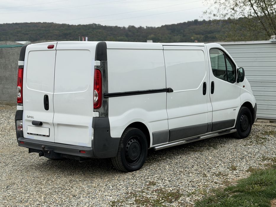 Opel Vivaro Lung L2H1- 3 Locuri + Marfa - 2011/09 - 2.0 CDTI - 115 CP - 6+1 Trepte - Euro 5 - A/C