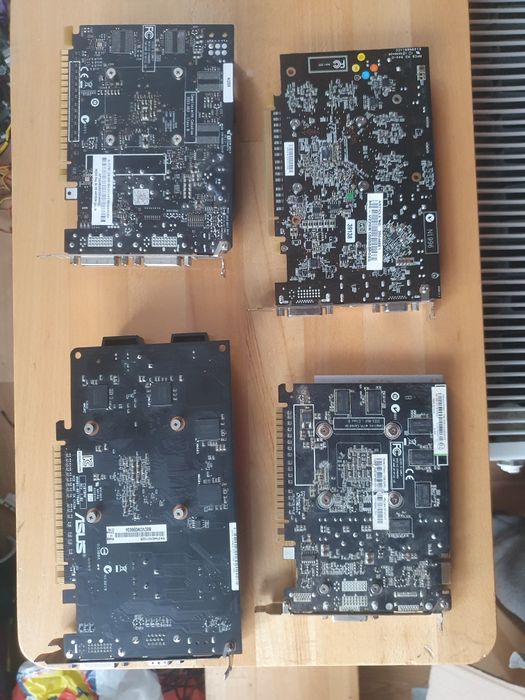 Placa video gaming Nvidia Asus Gt440  si Amd Radeon 5450