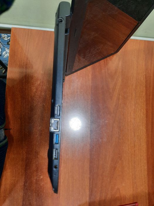 Lenovo . Srochni sotiladi