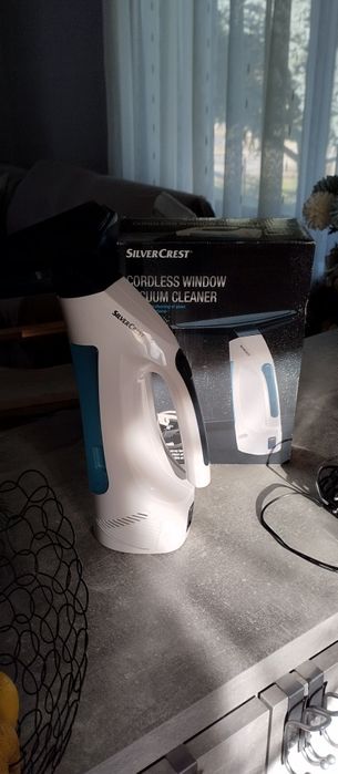 Преносим почистващ уред за стъкла