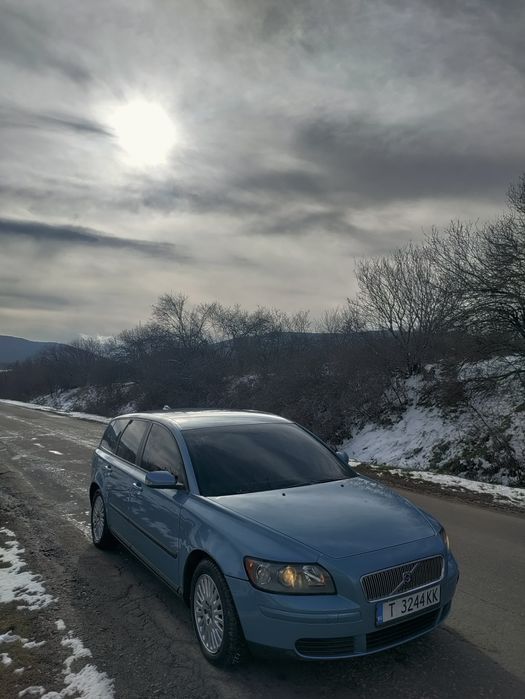 Продавам Volvo V50