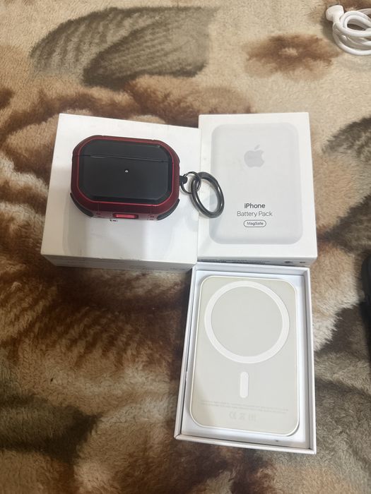 Air Pods Pro 2 + MagSafe Power Bank