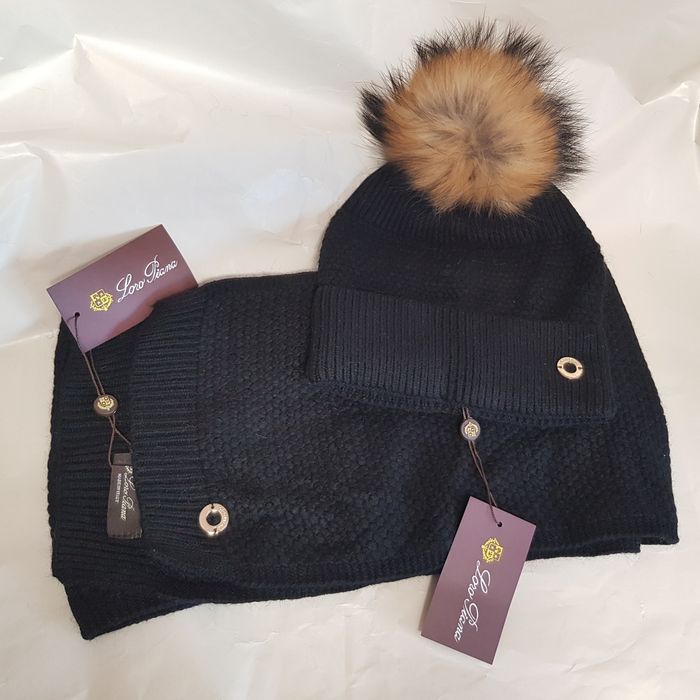 Set Caciula si Fular L o r o P i a n a din lana