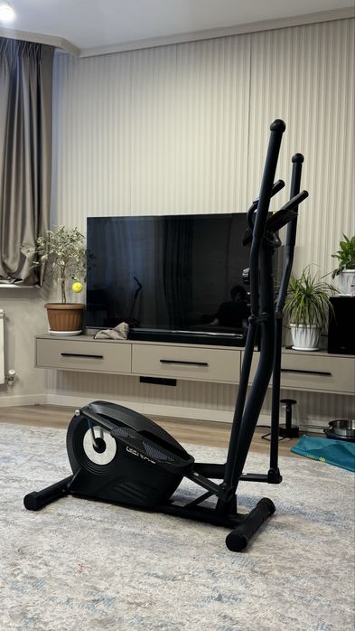 Продам тренажер элипс от Genau