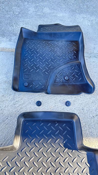 Продам полики для Прадо 120 новые