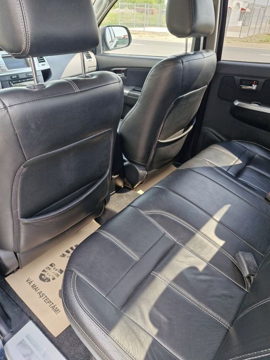 Toyota Hilux 3.0 D-4D,automată, 171cp cameră
