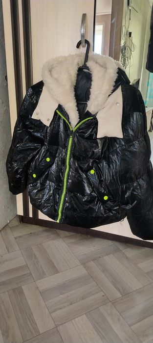Продам зимнюю куртку
