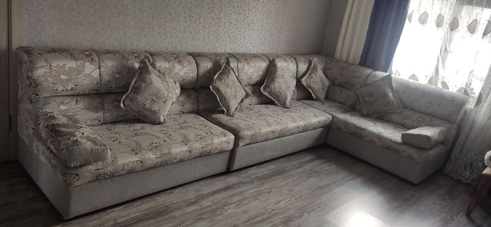 Продам диван угловой