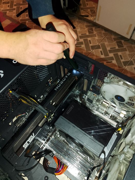 Reparații & upgrade PC / Laptop | Windows, SSD, plăci video, mentenanț