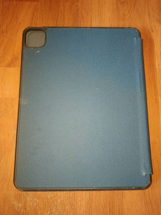Срочно продам оригинал чехол для iPad