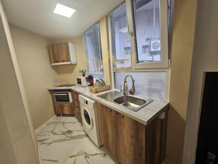 Дава се под наем Двустаен апартамент в Варна, Център - 40 кв.м за 450 € - Снимка #1