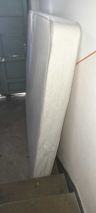 Saltea Lux Dormeo (Arcuri si Spuma Poliuretanica) = 200 x 160 x 20cm