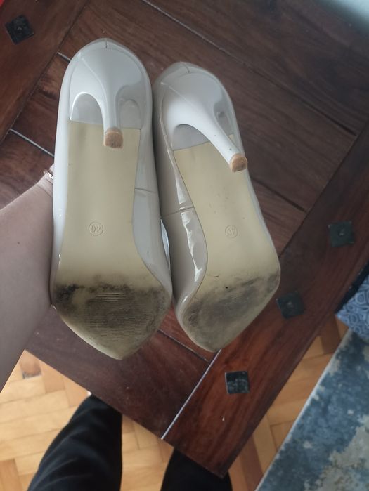 Pantofi stiletto