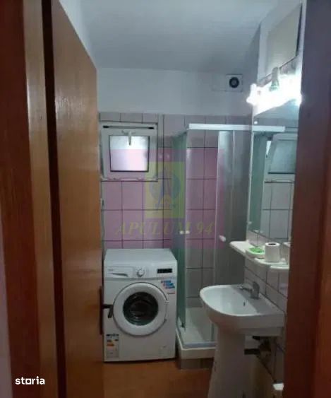 Vanzare apartament 5 camere stradal in zona Piata Unirii-Sfanta Vineri
