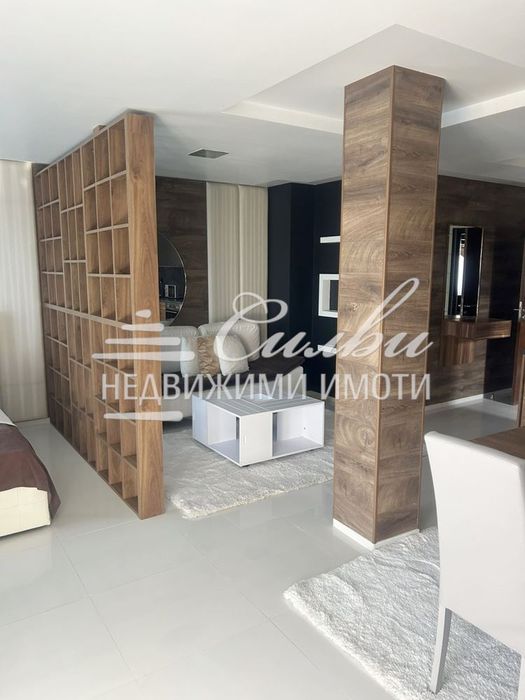Продава се Тристаен апартамент в Шумен, Център - 125 кв.м за 1421 €/кв.м - Снимка #5