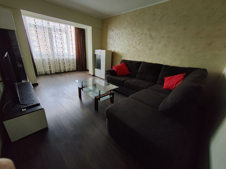 Închiriez apartament cu 2 camere strada Brăilei zona bănci