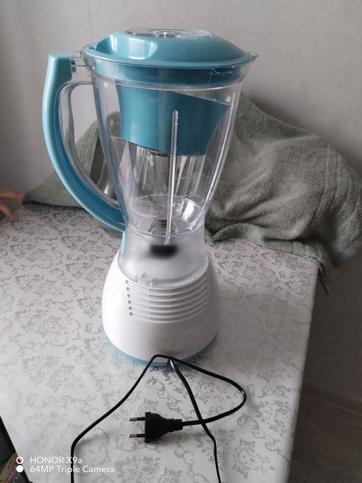 Продам в отличном состоянии блендер