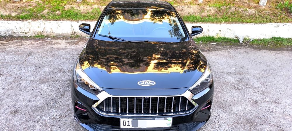 JAC J7 black redline