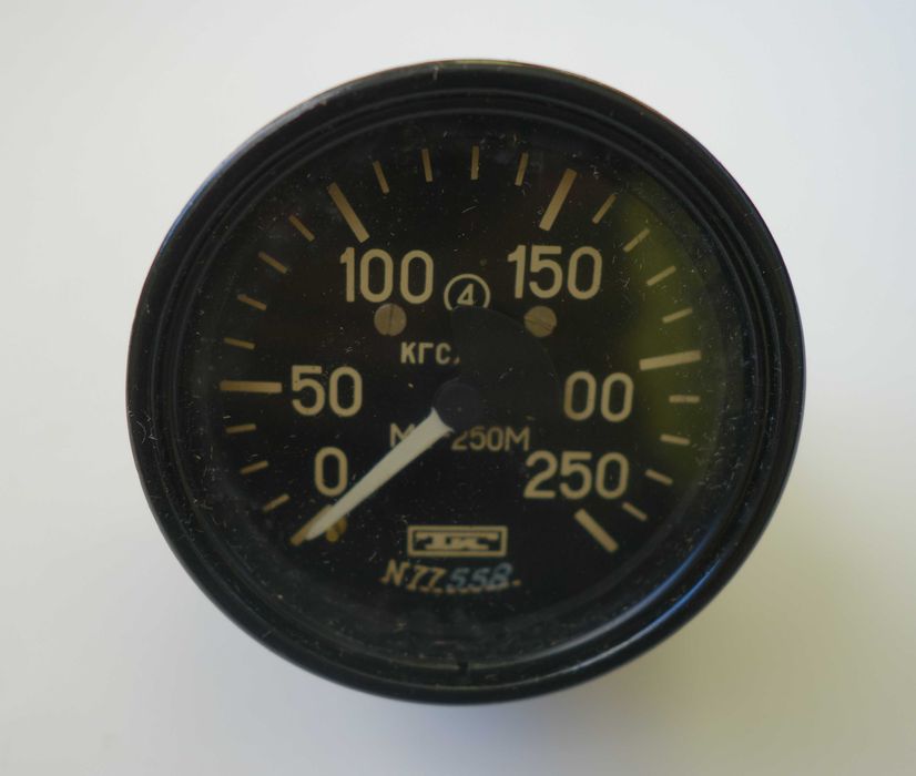 Лот-щепсел, манометър, реле...