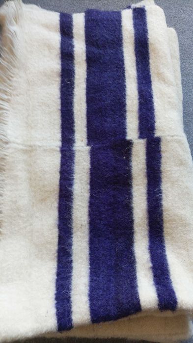 Ръчно тъкани и валяни одеала /бели и цветни/.Размер 180/220см