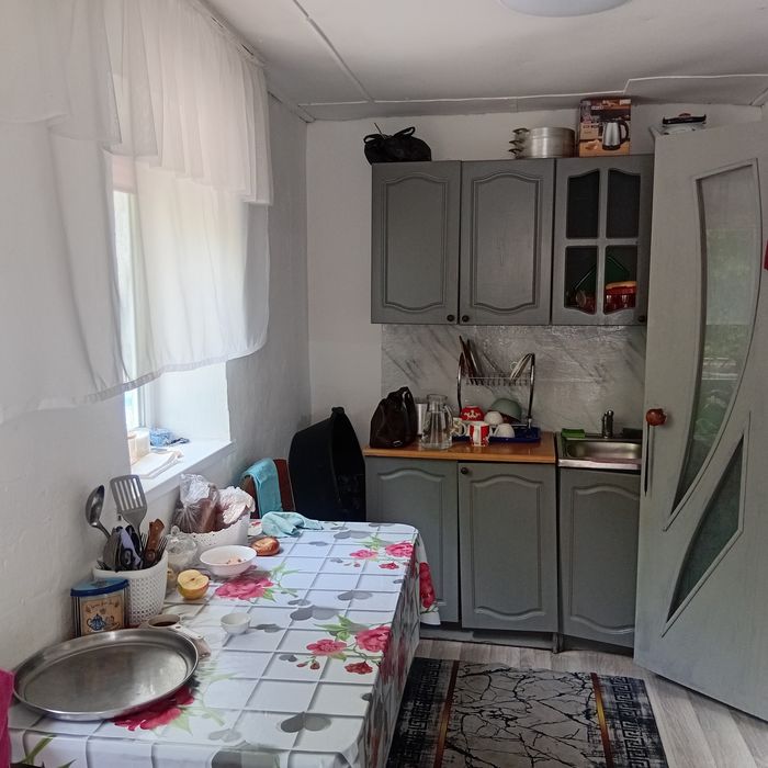 Продам 2-ух часть дома. в старом городе.в дворе 2 дома .на продаже 1