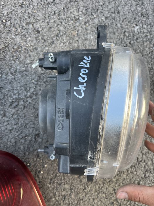 Фар Jeep Cherokee 2006