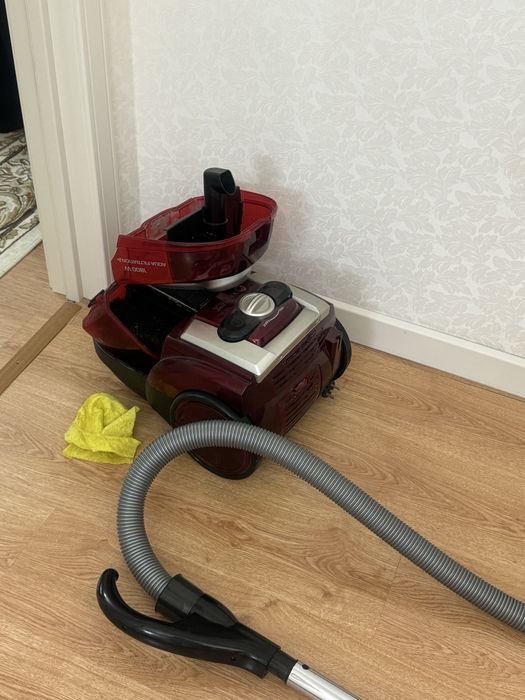 Продам Пылесос Vitek