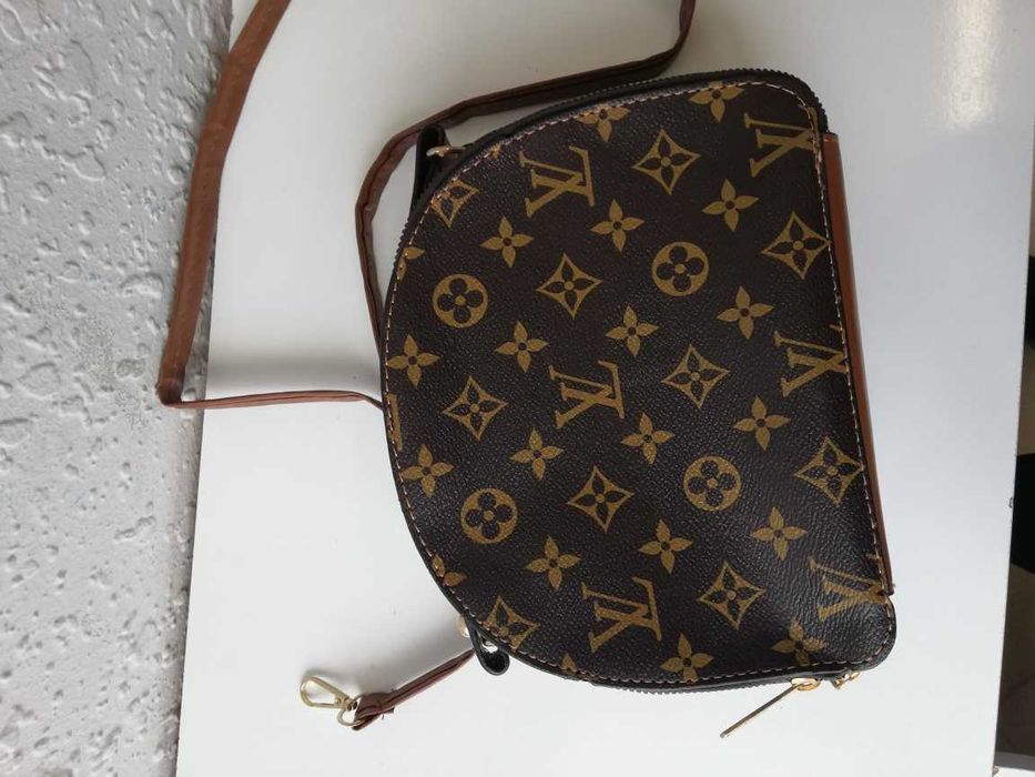 Малка дамска чанта с два джоба