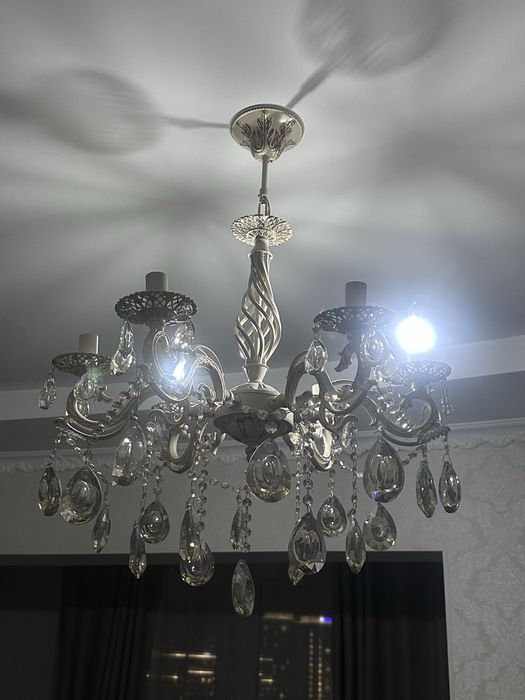 классическая люстра