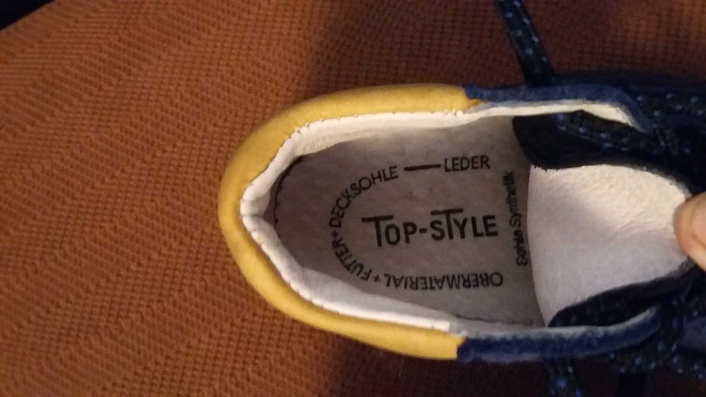 Vand ghetute de piele ce au interiorul de 11 cm - marime 18