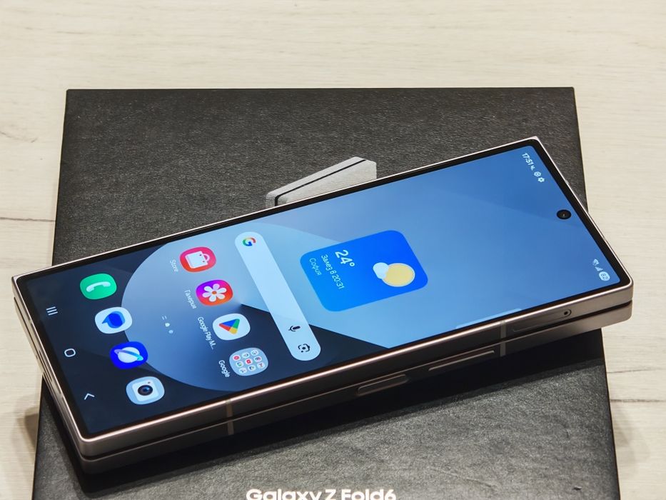 Като нов Samsung Galaxy Z Fold 6 256 GB