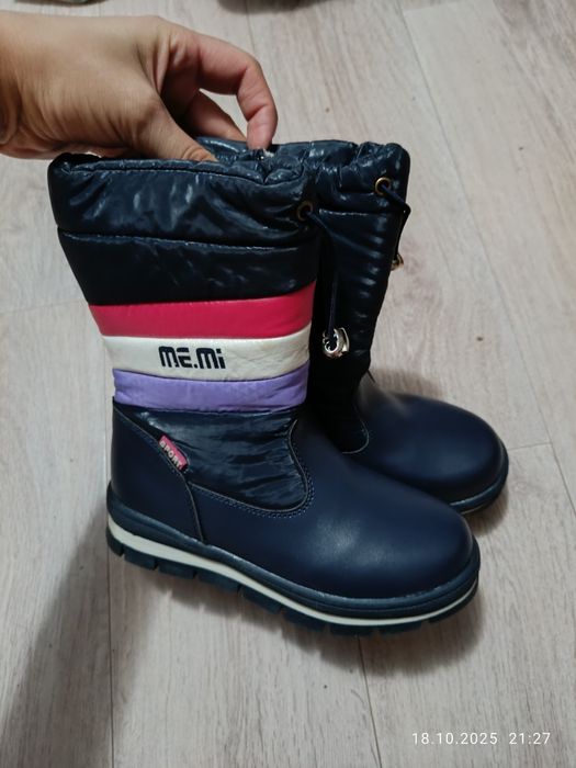 Продам сапожки сапоги  ботинки для девочки размер 32 новые