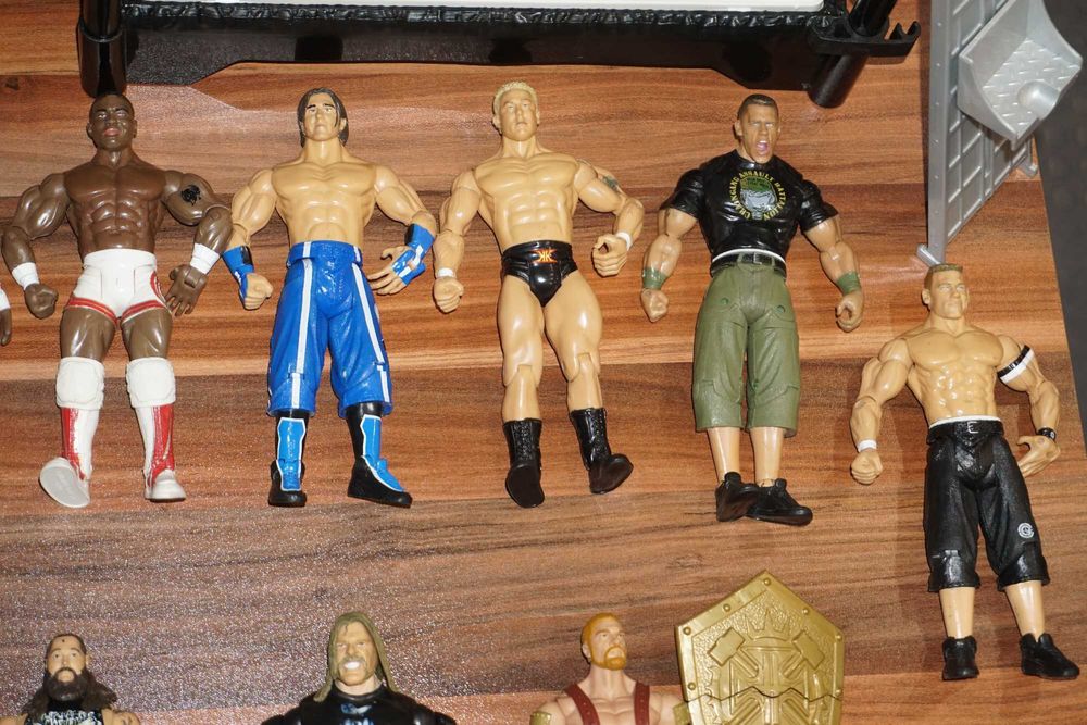 WWE Голям Лот От 25 Кеч Фигури/5бр Кеч Колани/Кеч Рингове/Кеч Сцена