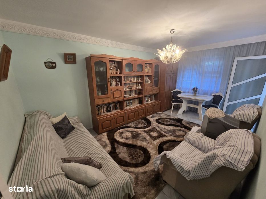 Inchiriere apartament | Doua camere | Podu Ros - Constructii — fotografia 1