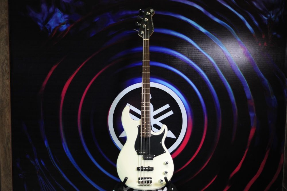 Бас гитара YAMAHA BB234