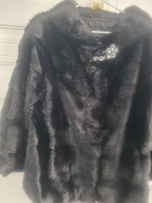 Норковый полушубок автоледи, цвет черный ,размер 46-48 .