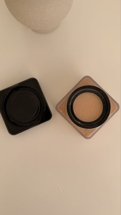 Huda Beauty Easy Bake Loose Baking & Setting Powder – нюанс Blondie